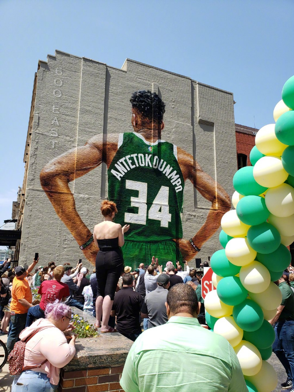 爱游戏-冲刺阶段密尔沃基雄鹿备战法甲；强势反弹细节曝光；引发热议；更衣室氛围转暖(哈登加盟雄鹿最新消息)